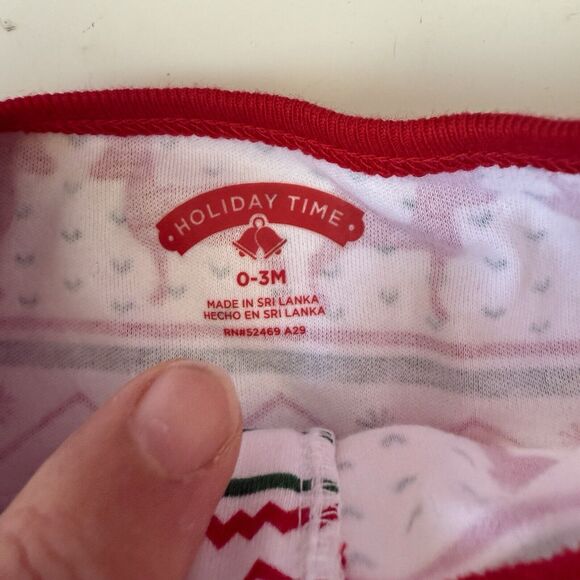 Baby Girl Boy CHRISTMAS FOOTED PAJAMAS White Red Green REINDEER Snowflake 0-3 MO - Picture 2 of 7